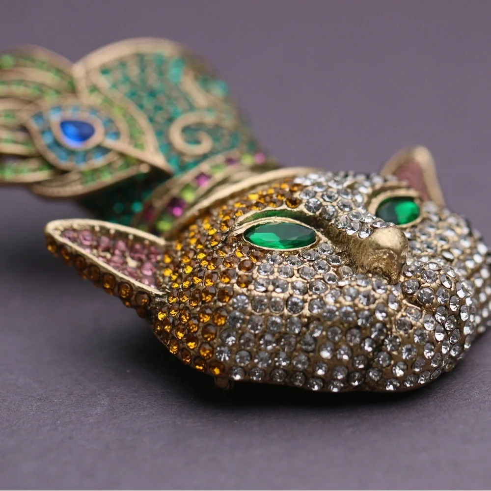 Heidi Daus “Cat wear Hat” Crystal Paved Brooch - Picture 3 of 4